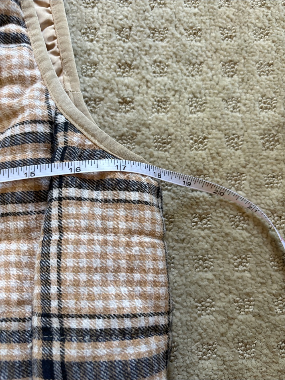 entro Plaid Puffer Vest in Tan and Black - Picture 7 of 9